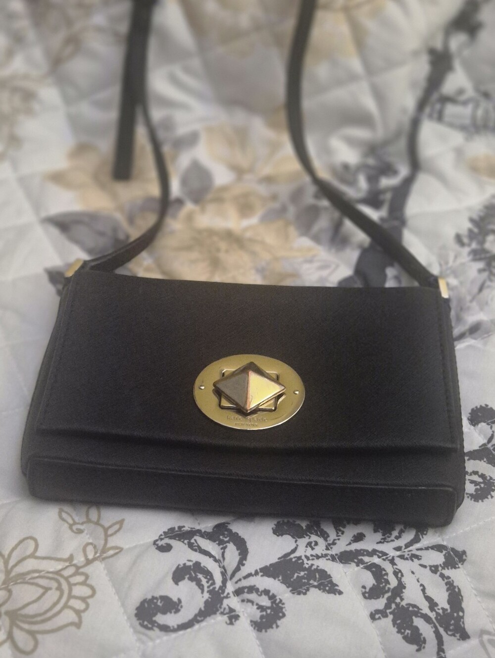 Kate Spade Newbury Lane Sally Crossbody Bag Cow Leather.